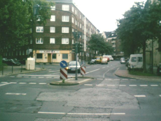  Bild: Kreuzung Bachstr. / Karolingerstr. / Burghofstr., Richtung Süden 