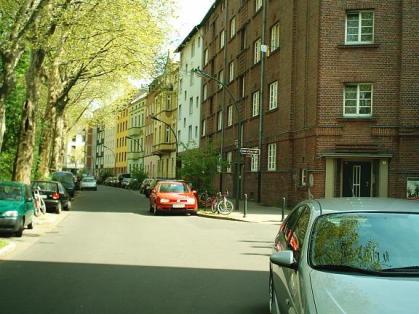  Bild: Kreuzung Burghofstr. / Henriettenstr., Richtung Osten 