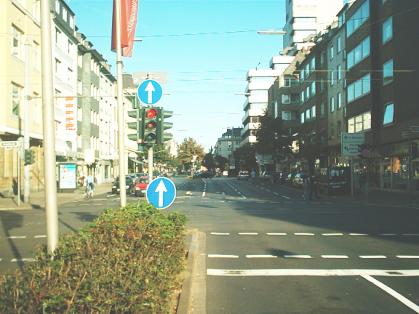  Bild: Kreuzung Elisabethstr. / Herzogstr. / Reichsstr., Richtung Osten 