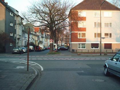  Bild: Kreuzung Fleher Str. / Dürener Str. / Grimlinghauser Str., Richtung Osten 