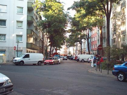  Bild: Kreuzung Friedenstr. / Benzenbergstr., Richtung Norden 