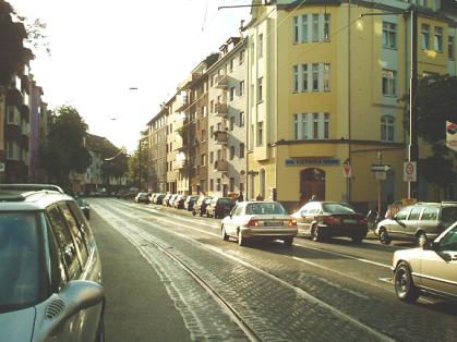  Bild: Kreuzung Neckarstr. / Gladbacher Str., Richtung Westen 