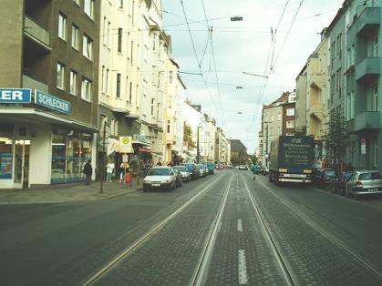  Bild: Kreuzung Gladbacher Str. / Wupperstr., Richtung Osten 