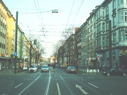  Bild: Kreuzung Scheurenstr. / Helmholtzstr. / Hüttenstr. / Bunsenstr., Richtung OstenSüdosten 