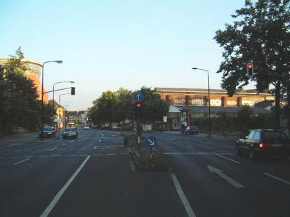  Bild: Kreuzung Erasmusstr. / Mecumstr. / Feuerbachstr., Richtung Süden 