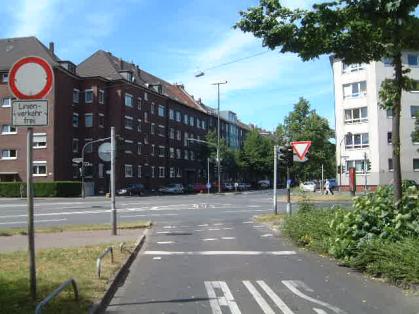  Bild: Kreuzung Merowingerstr. / Kopernikusstr., Richtung Norden 