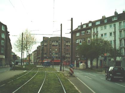  Bild: Kreuzung Volksgartenstr. / Oberbilker Allee, Richtung Westen 