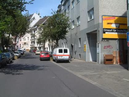  Bild: Kreuzung Robert-Luther-Str. / Suitbertusstr., Richtung Westen 